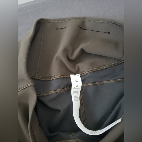 Lululemon Size 10 In Movement Everlux Dark Olive 25" NWT - Picture 12 of 16